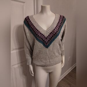 American Eagle Outfitters Gray V-Neck Sweater